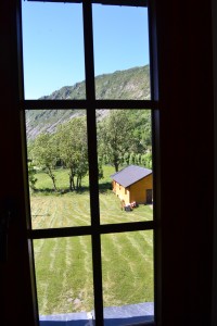 VENTANA BAJO CUBIERTA ALBERGUE